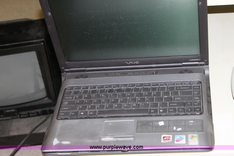 image for item F9919 Assorted electronics