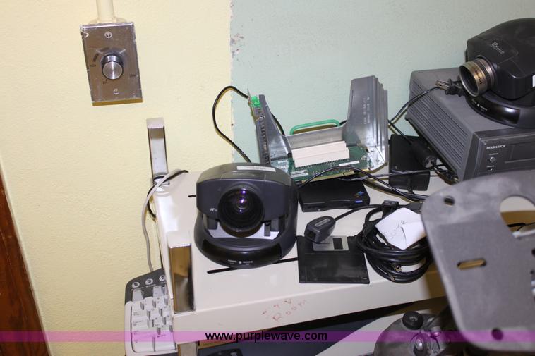 image for item F9921 Assorted electronics