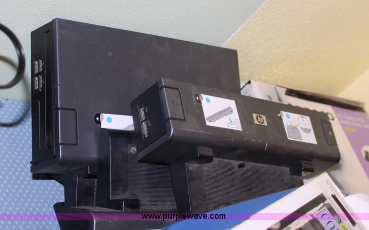 image for item F9921 Assorted electronics