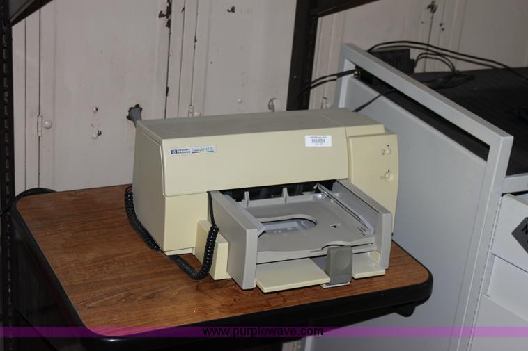 image for item F9923 Assorted office items