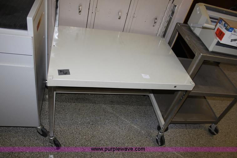 image for item F9923 Assorted office items