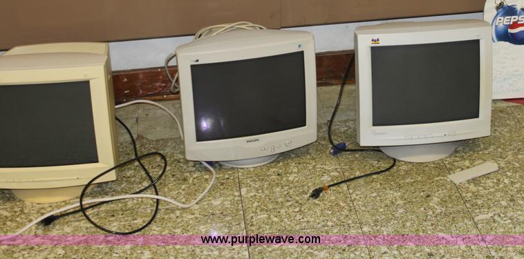image for item F9924 Computers and assorted furniture