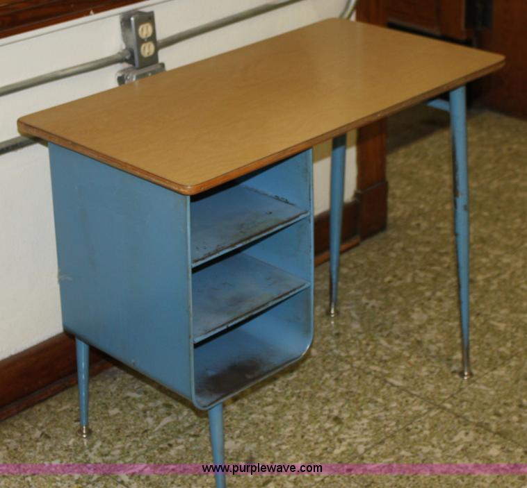 image for item F9924 Computers and assorted furniture