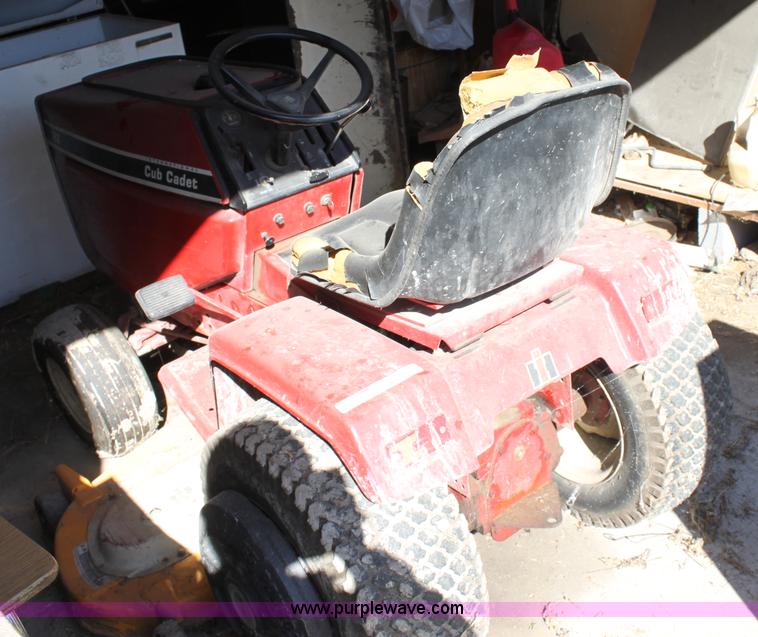 image for item F9925 International Cub Cadet 782 lawn mower