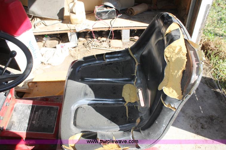 image for item F9925 International Cub Cadet 782 lawn mower