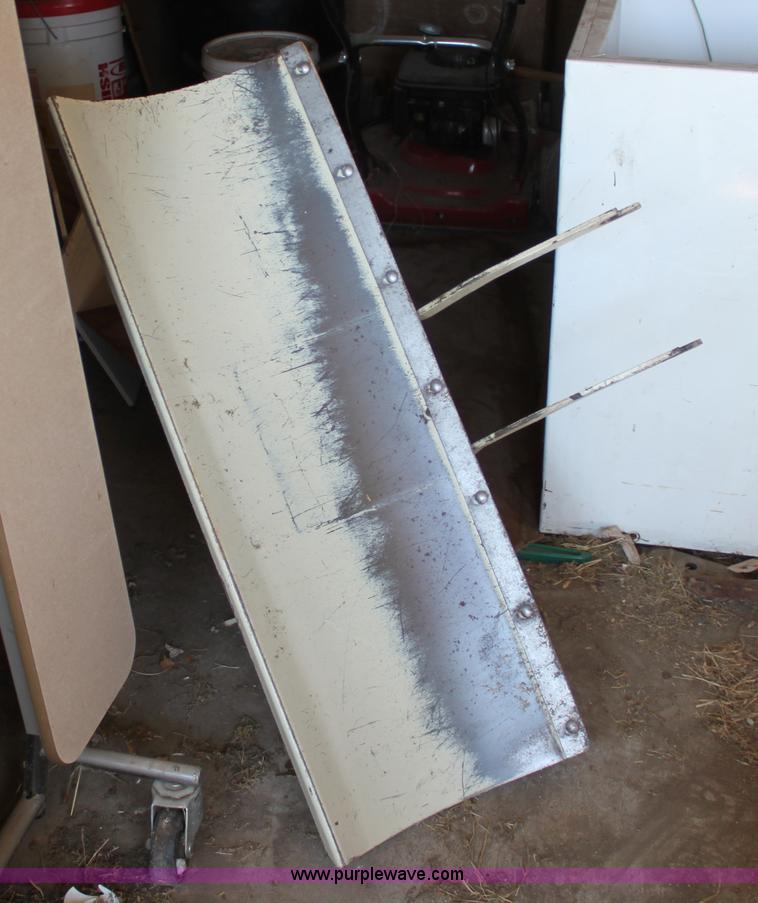 image for item F9925 International Cub Cadet 782 lawn mower