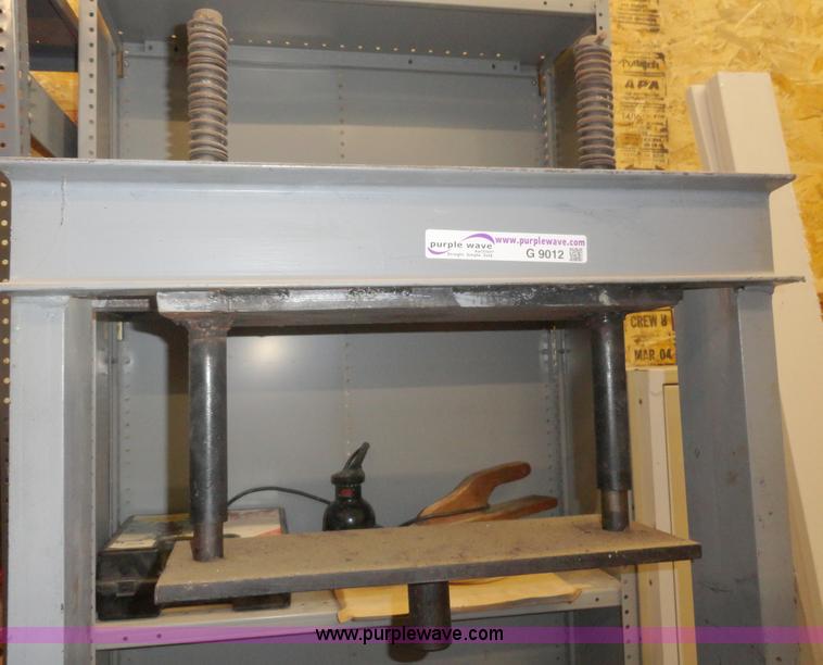 image for item G9012 Shop press