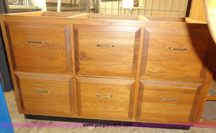 image for item G9015 Assorted cabinetry