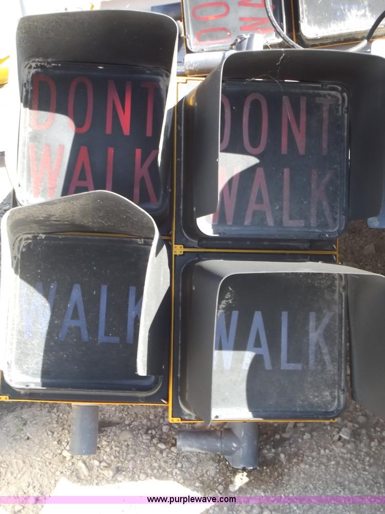 image for item G9344 (12) traffic signals