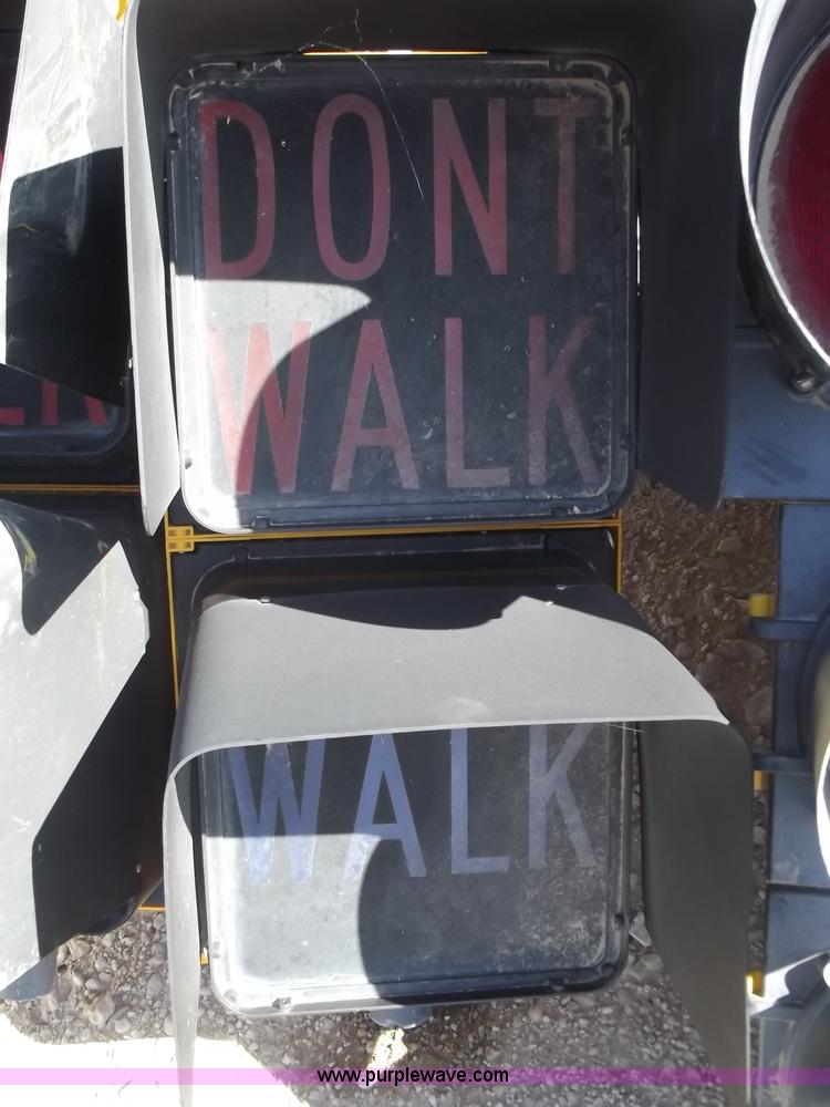 image for item G9344 (12) traffic signals