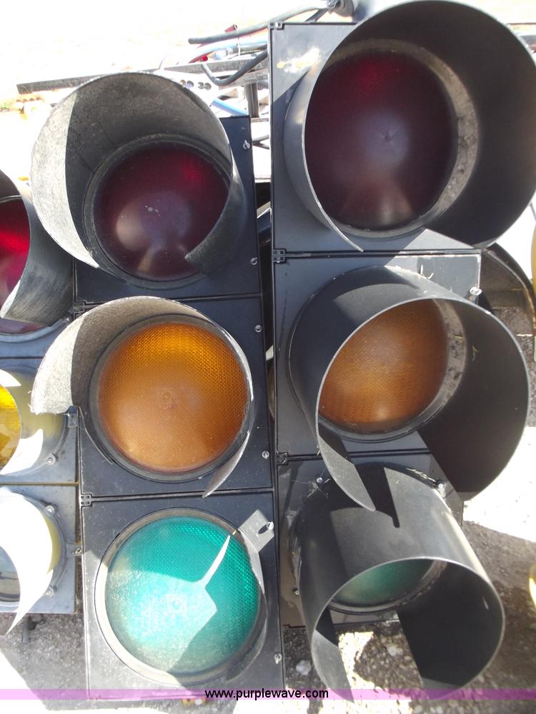image for item G9344 (12) traffic signals
