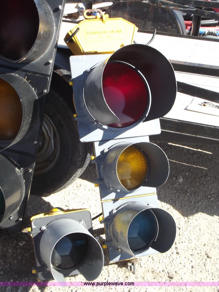 image for item G9344 (12) traffic signals