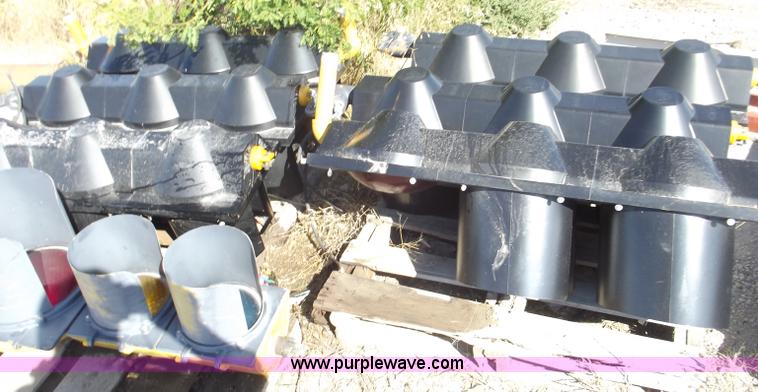 image for item G9344 (12) traffic signals