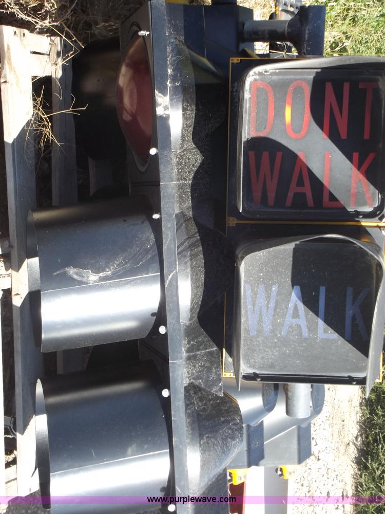 image for item G9344 (12) traffic signals