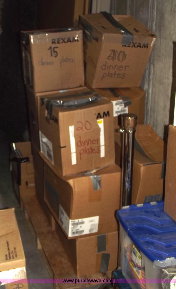 image for item G9346 (250+) 10" black triangular design plates