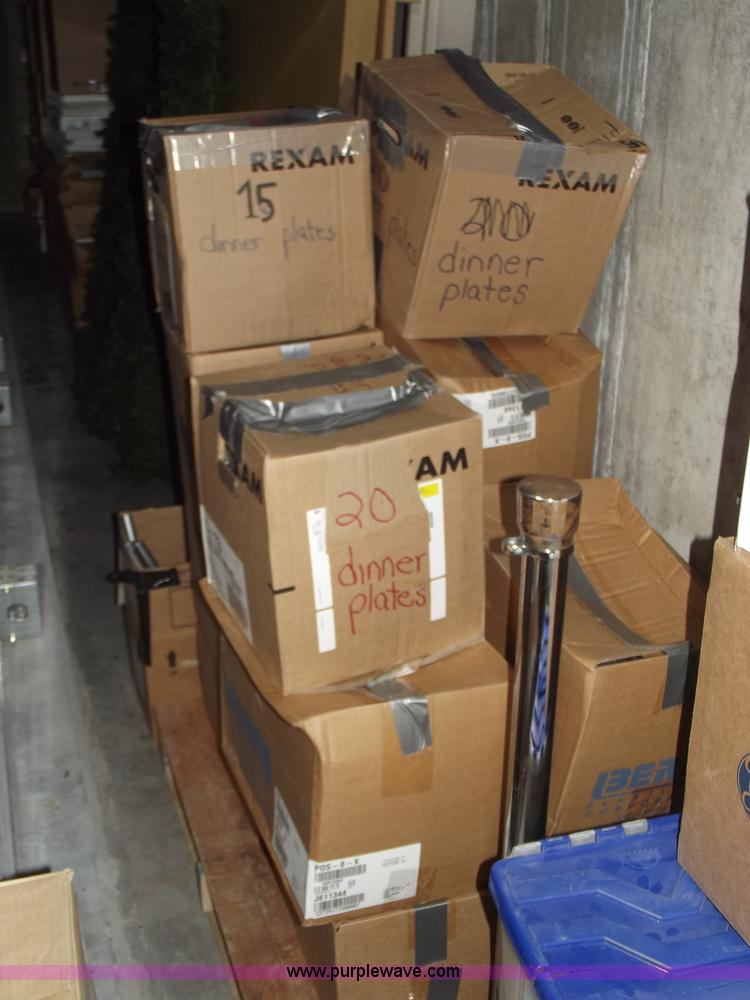 image for item G9346 (250+) 10" black triangular design plates