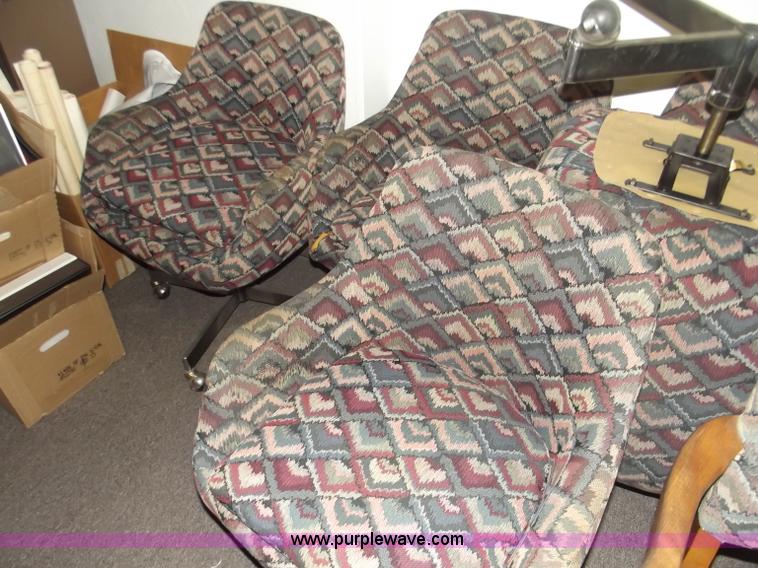 image for item G9350 Assorted chairs