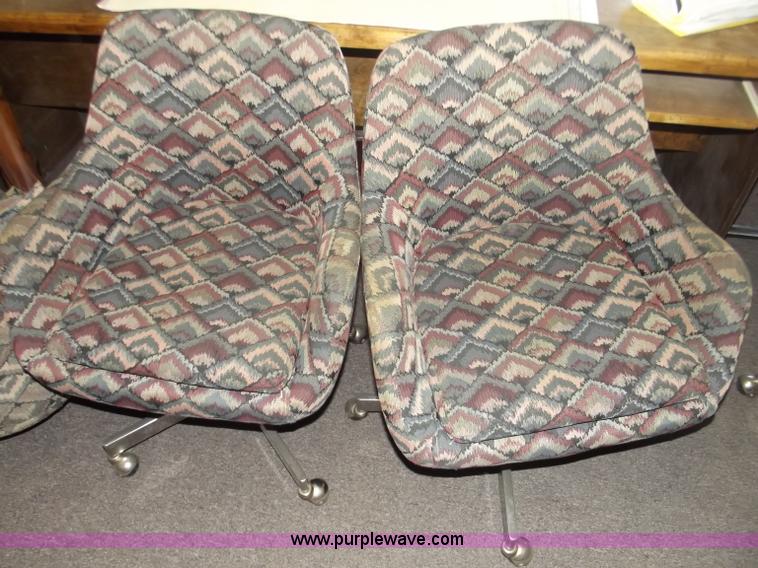 image for item G9350 Assorted chairs