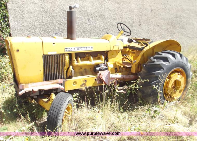 image for item G9352 1964 John Deere 4020 tractor