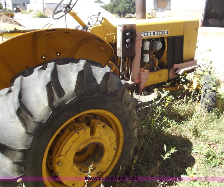 image for item G9352 1964 John Deere 4020 tractor