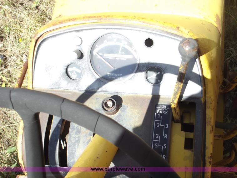 image for item G9352 1964 John Deere 4020 tractor