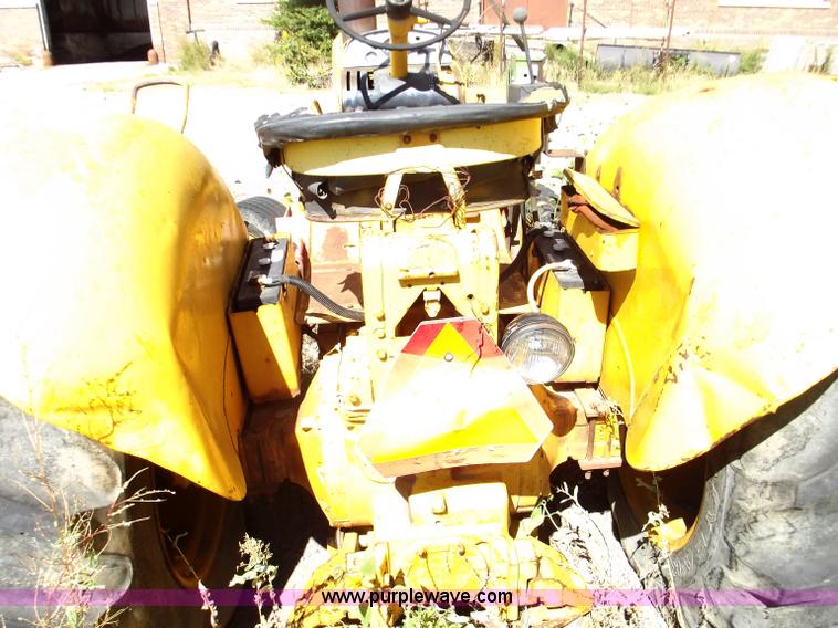 image for item G9352 1964 John Deere 4020 tractor