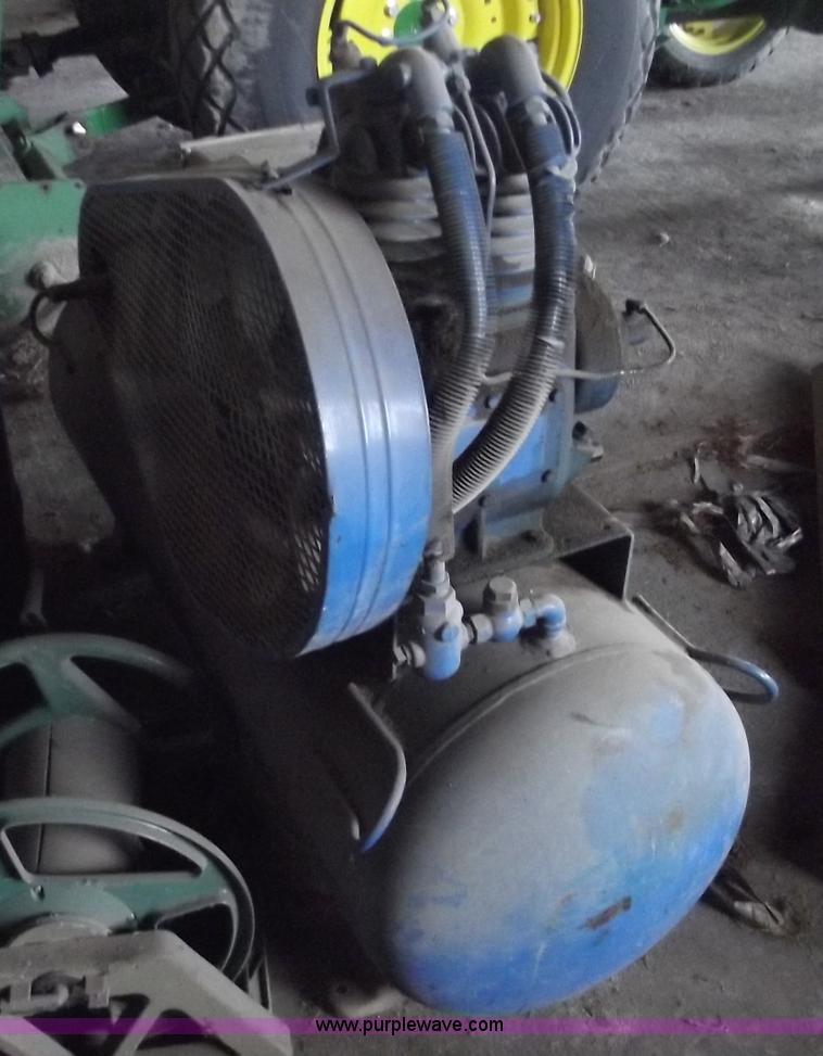 image for item G9354 Electric 15 CFM air compressor