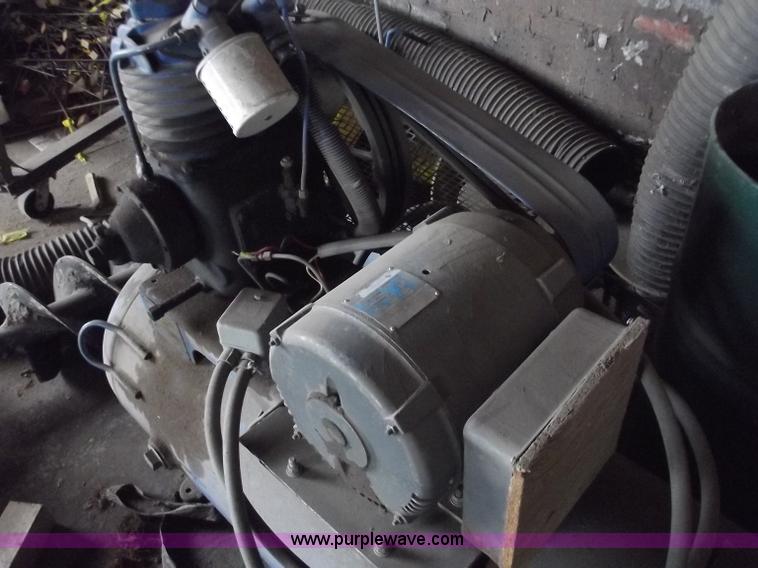 image for item G9354 Electric 15 CFM air compressor