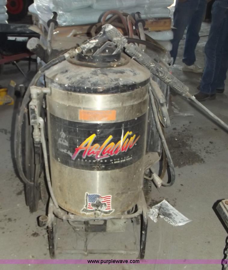 image for item G9355 Aladin 1470 electric/kerosene hot water pressure washer