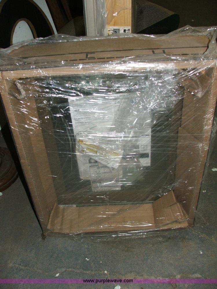 image for item G9362 Assorted doors and new windows