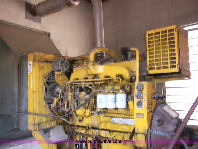 image for item G9366 Allis Chalmers 220 HP diesel engine