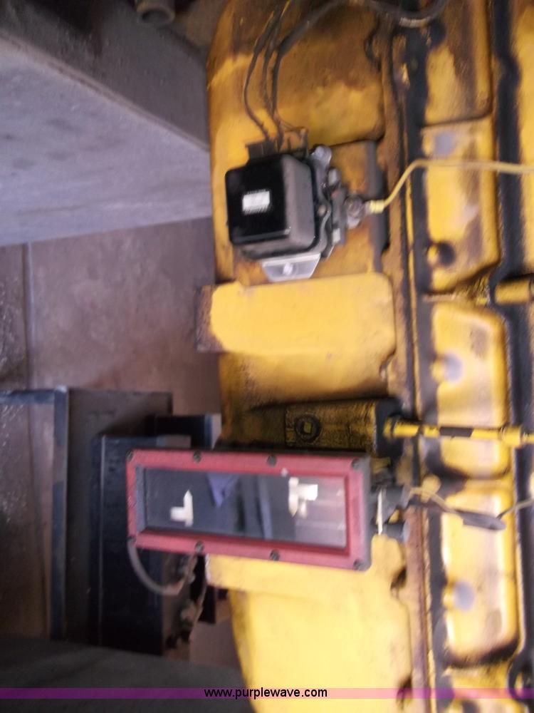 image for item G9366 Allis Chalmers 220 HP diesel engine