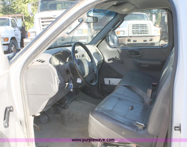 image for item A3185 2003 Ford F150 XL pickup truck