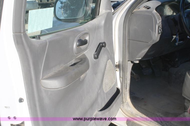 image for item A3185 2003 Ford F150 XL pickup truck