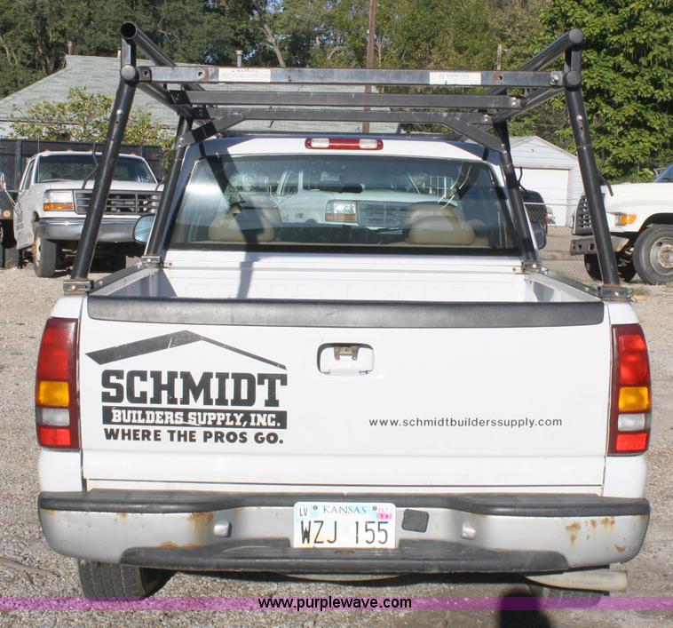 image for item A3186 2000 Chevrolet Silverado 1500 extended cab pickup truck