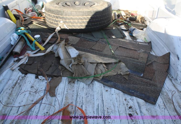 image for item A3189 2005 GMC Sierra 1500 pickup truck