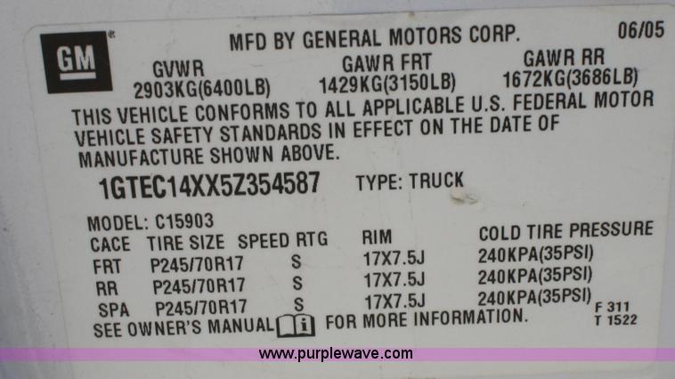 image for item A3189 2005 GMC Sierra 1500 pickup truck