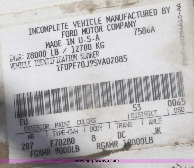 image for item A3191 1995 Ford F700 flatbed dump truck