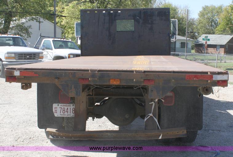 image for item A3192 1994 International 4900 flatbed truck