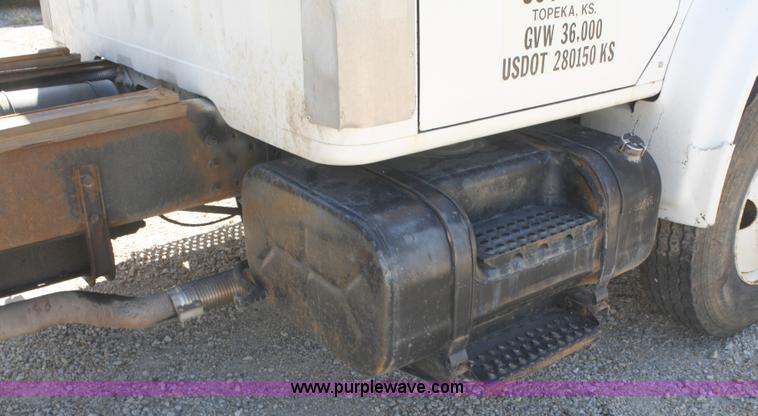 image for item A3192 1994 International 4900 flatbed truck