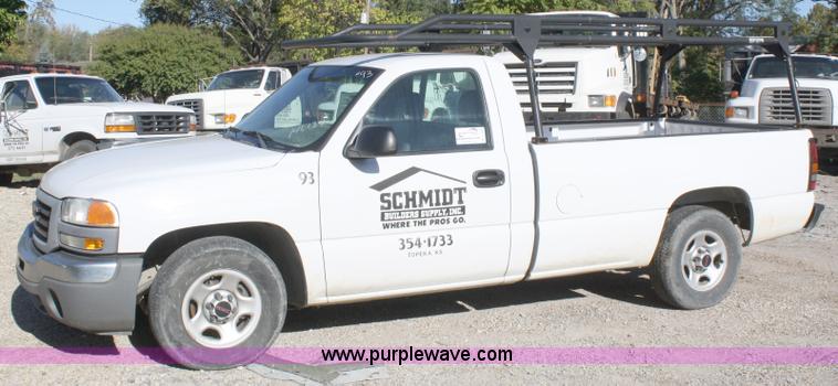 image for item A3208 2004 GMC Sierra 1500 pickup truck
