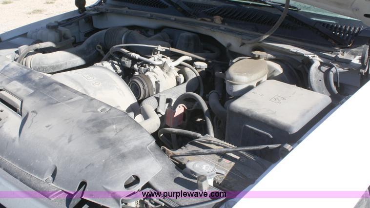 image for item A3208 2004 GMC Sierra 1500 pickup truck