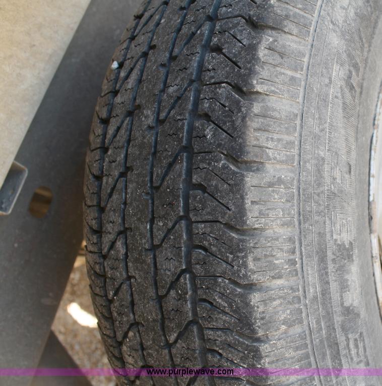 image for item A3208 2004 GMC Sierra 1500 pickup truck