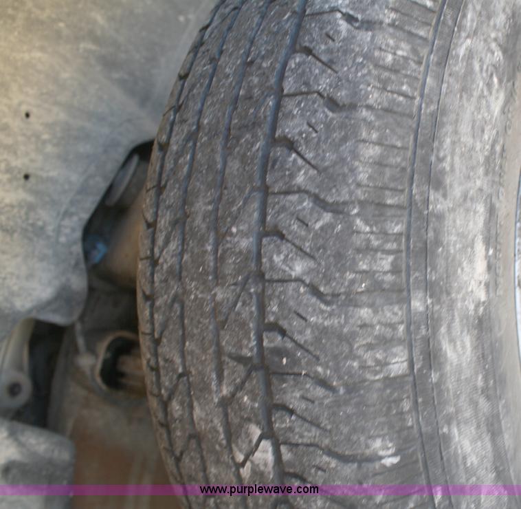 image for item A3208 2004 GMC Sierra 1500 pickup truck