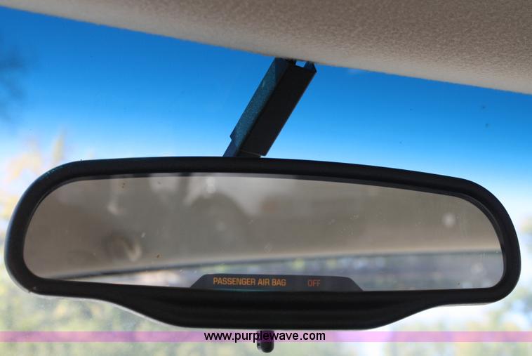 image for item A3208 2004 GMC Sierra 1500 pickup truck