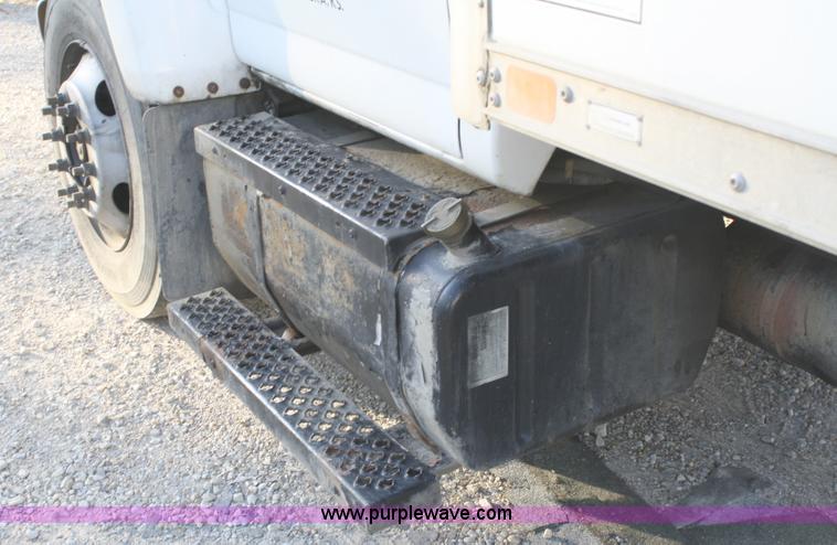 image for item A3210 2003 Chevrolet C7500 insulation box truck