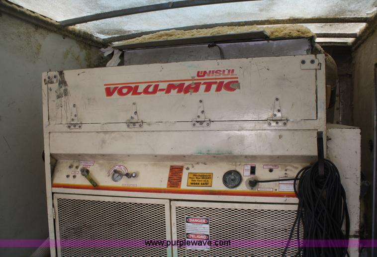 image for item A3210 2003 Chevrolet C7500 insulation box truck