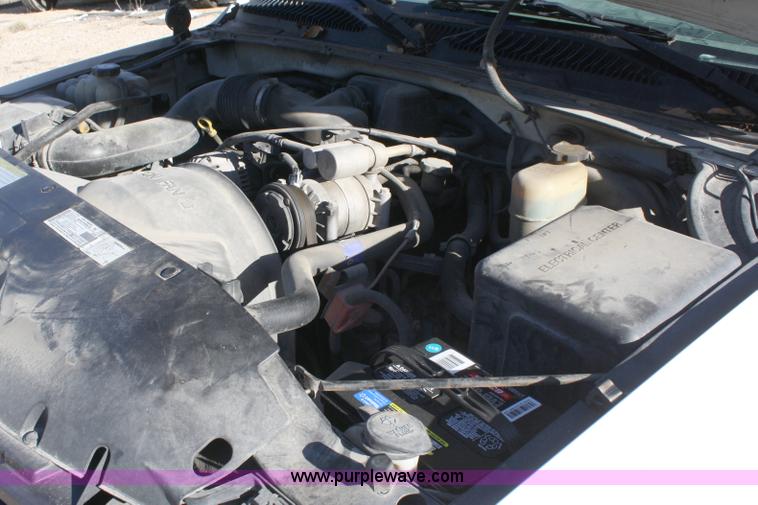 image for item A3211 2000 Chevrolet Silverado 1500 pickup truck