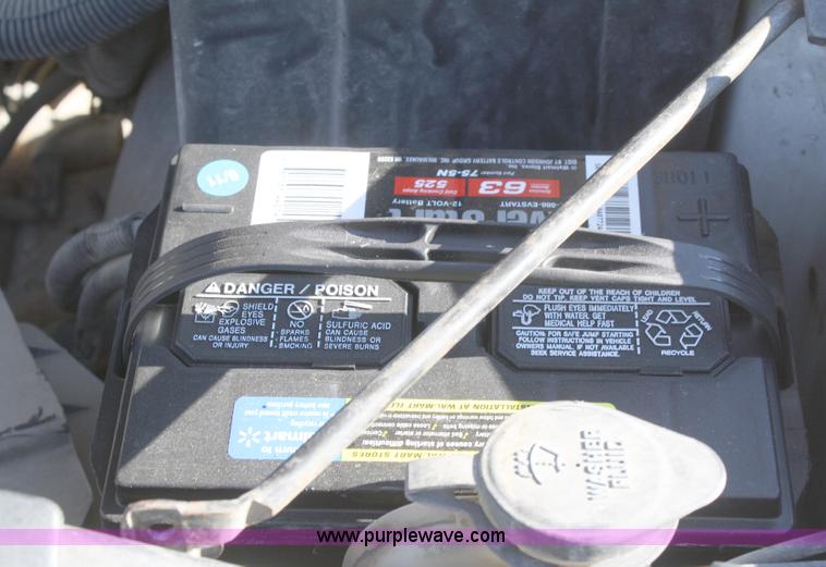 image for item A3211 2000 Chevrolet Silverado 1500 pickup truck