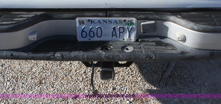 image for item A3211 2000 Chevrolet Silverado 1500 pickup truck